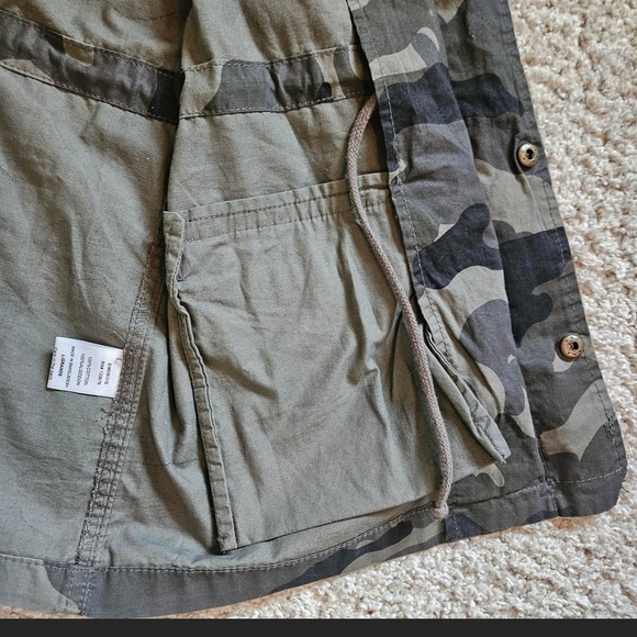 Camouflage Sleeveless Military Utility Vest Womens Large Love Tree - Picture 3 of 5